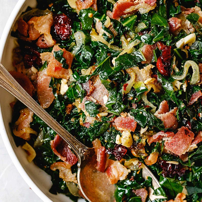 Collard greens with onion and bacon